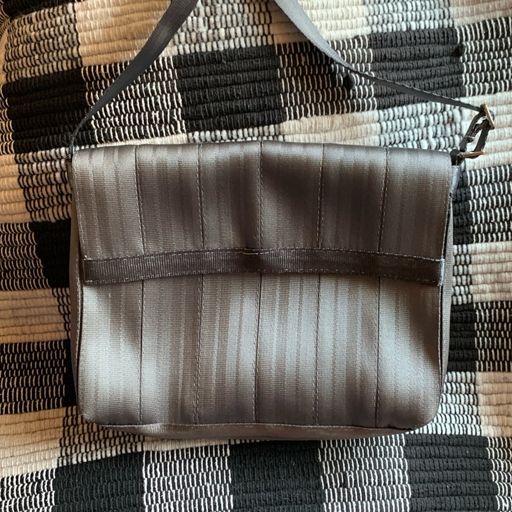Harvey’s Seatbelt Fold Over Crossbody - Gray